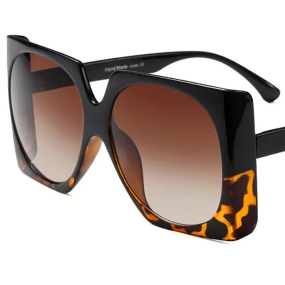 Oversized Sunglasses - Picture 2 of 3